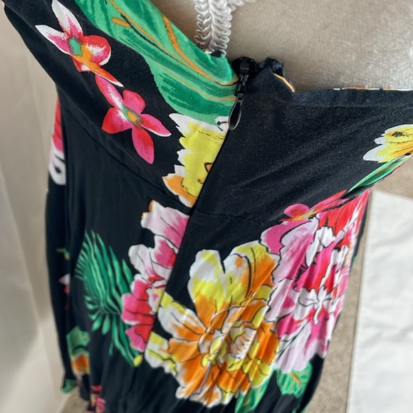 Old Navy Fit and Flare Black Bright Floral Spaghetti Strap Rayon Skater Dress - Picture 6 of 7